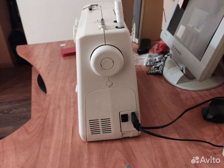 Швейная машина бу Janome