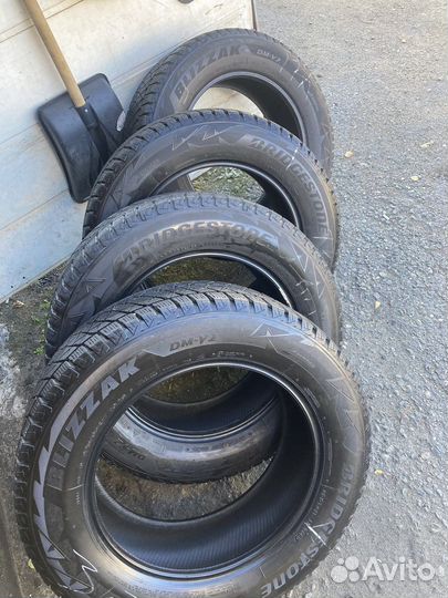 Bridgestone Blizzak DM-V2 225/65 R17 102S