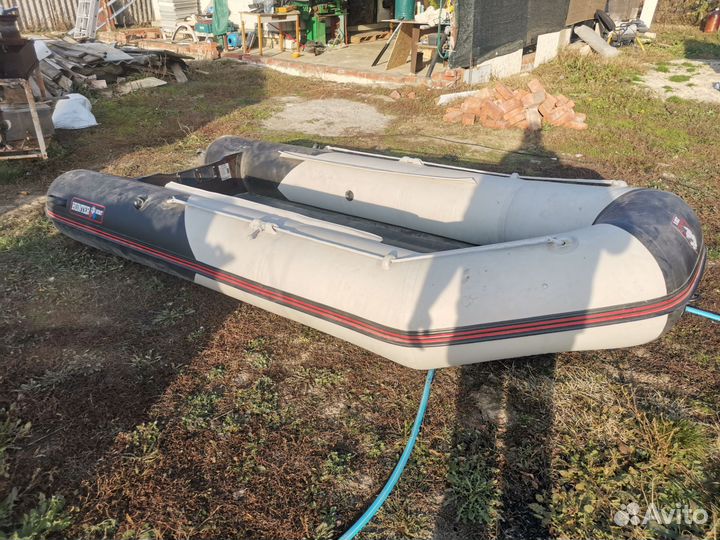Лодка с мотором