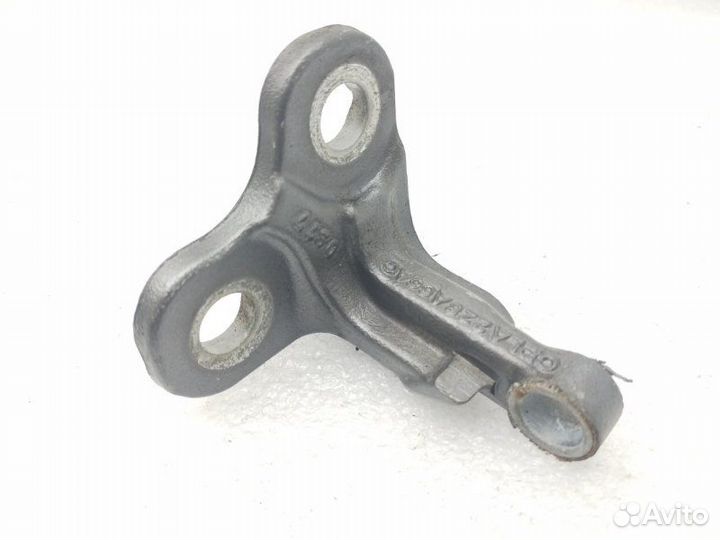 Петля двери передняя правая Land Rover Discovery 5