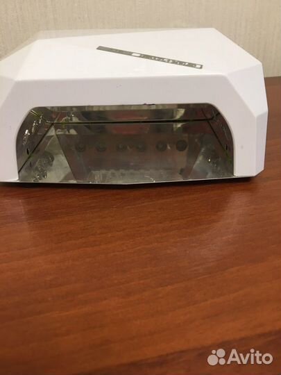 Лампа для сушки ногтей