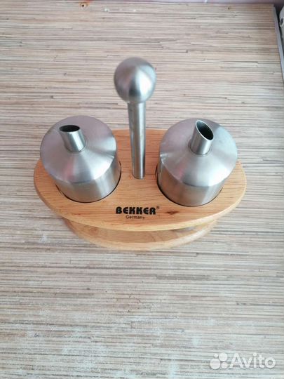 Солонка и перечница Bekker