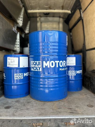 Моторное масло BMW в ассортименте. 60 и 200 л