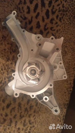 Водяная помпа на мерседес