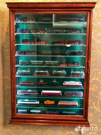 Шкаф - витрина для размещения коллекций