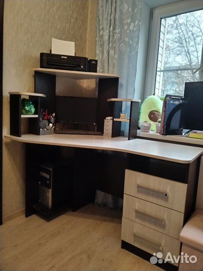 Компьютерный стол