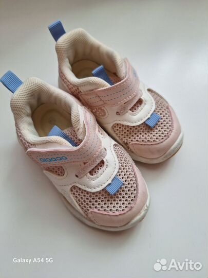 Кроссовки для девочки 18 размер
