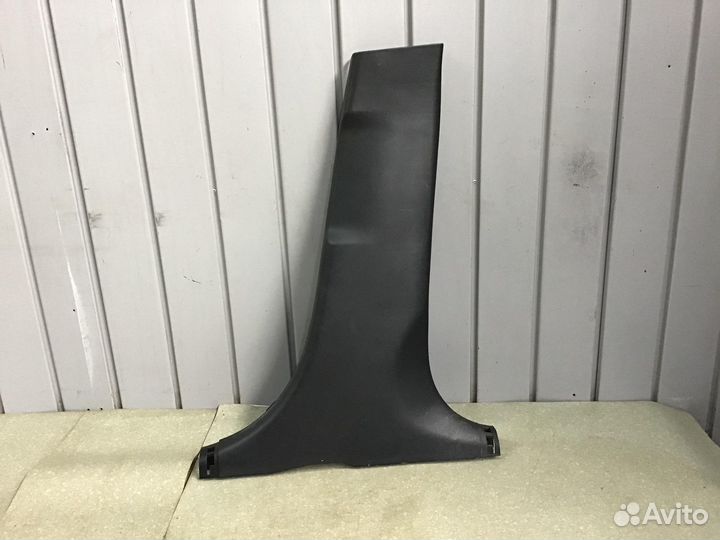 Обшивка средней стойки правая Kia RIO 2011-2017