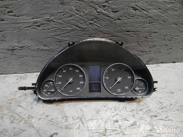 Панель приборов Mercedes C-Class W203 OM646 2005