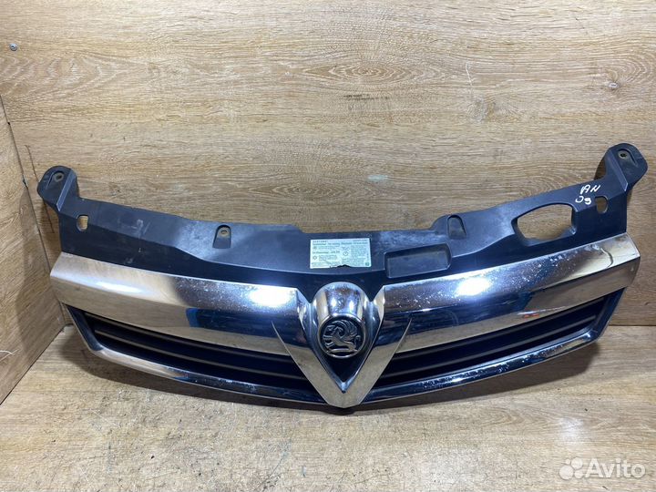 Решетка радиатора Opel Astra H рест Арт. 130333