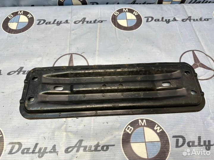 Кронштейн глушителя Bmw 525I E39 M54B25 2001-10-04