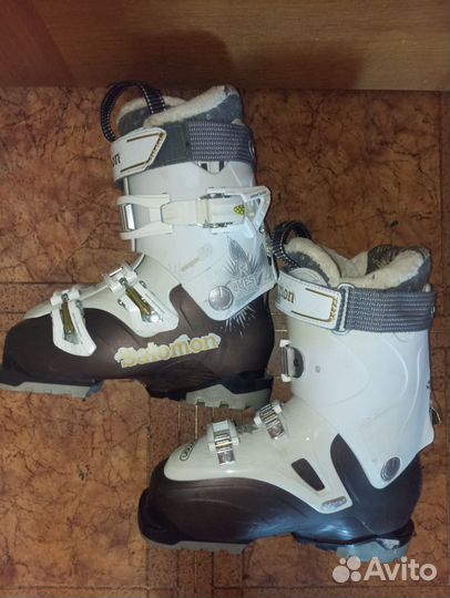 Горнолыжные ботинки женские Salomon 22/23