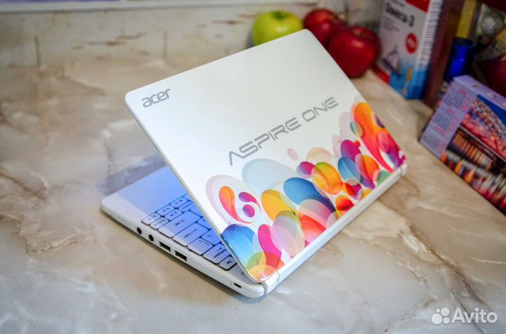 Новый яркий нетбук \ ультрабук Acer Aspire + чехол