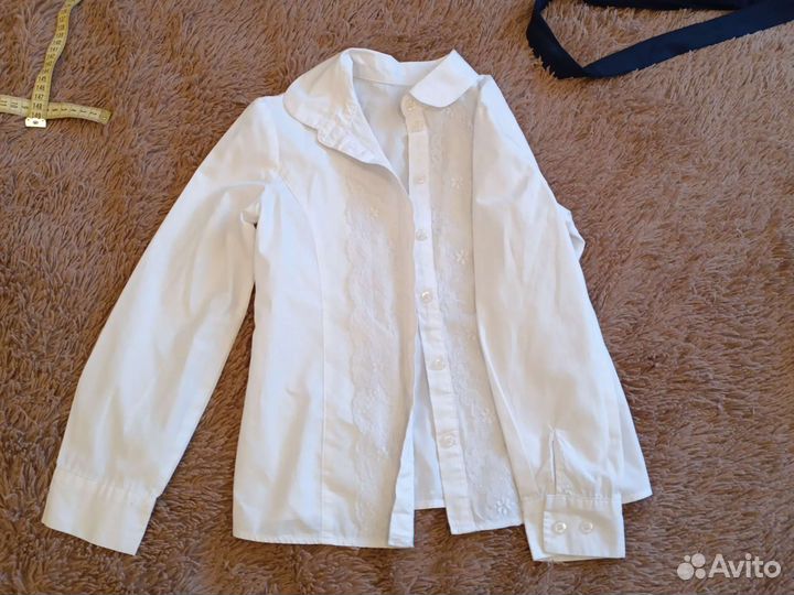 Белые хлобковые блузки 140