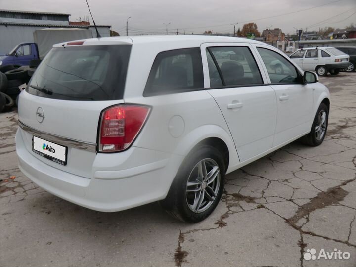 Opel Astra 1.8 AT, 2014, 225 100 км
