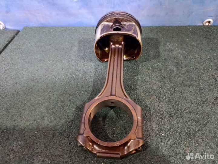 Поршень с шатуном Mercedes-Benz E210 M112.911