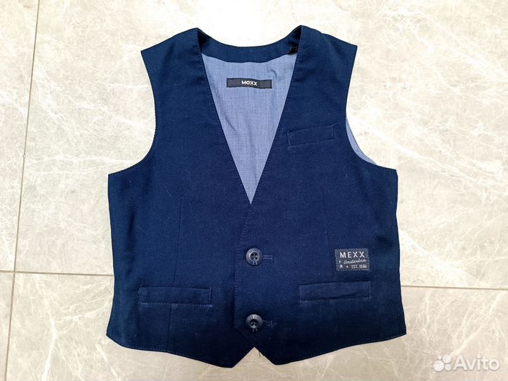 Жилет для мальчика mexx, и белая рубашка