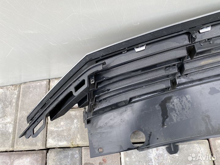 Решетка радиатора пассат b8