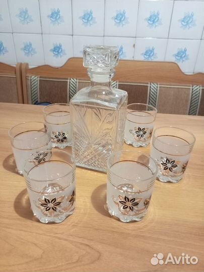 Графин с бокалами