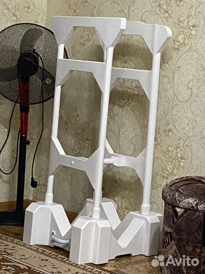 Вешалка для одежды напольная деревянная