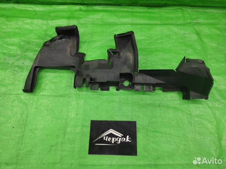 Воздуховод радиатора левый Audi Q5 2008-2017