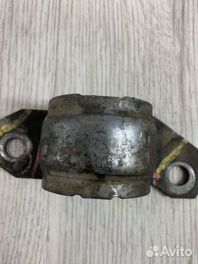 Крепление стабилизатора кронштейн Renault kaptur П