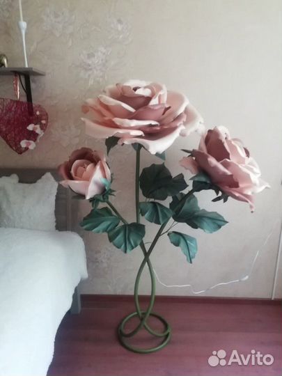 Светильник- цветок из изолона