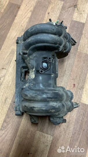 Коллектор впускной Volkswagen Polo