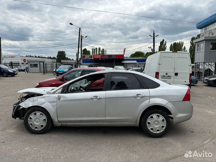 Ford Focus 1.8 МТ, 2010, битый, 220 000 км