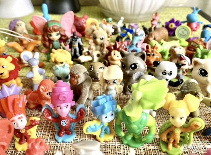 Детские игрушки из киндера Kinder Surprise