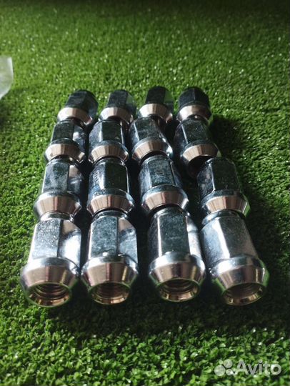 Колесные гайки