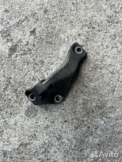 Bmw 5 e60 e61 n47 кронштейн тнвд