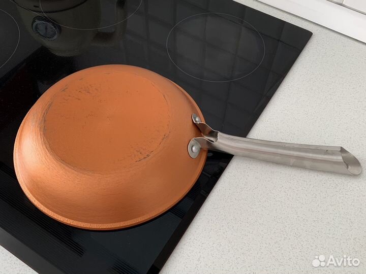 Сковорода чугунная Лара