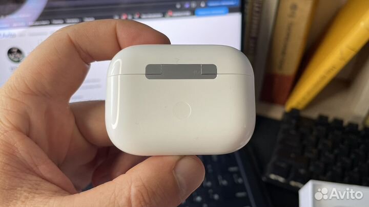 Беспроводные наушники AirPods Pro 2 с экраном