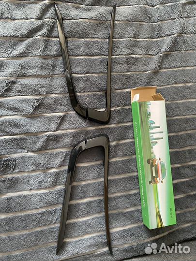 Молдинги переднего бампера LADA granta и шильдик