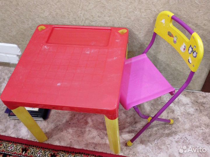 Детский столик и стульчик