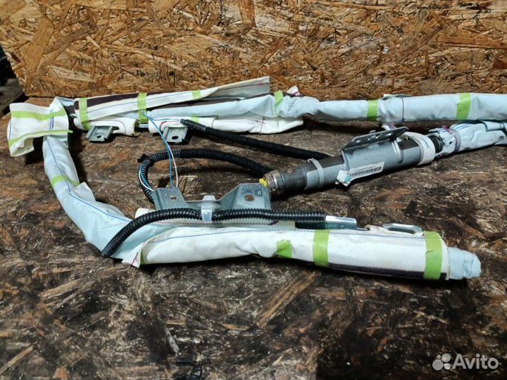 Потолочная подушка безопасности правая