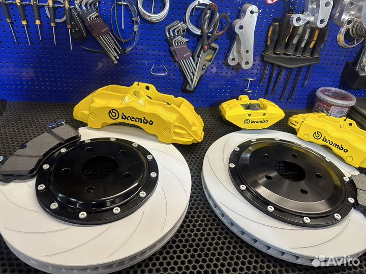 Тормоза Brembo на toyota camry70/raf4