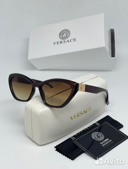 Солнцезащитные очки Versace