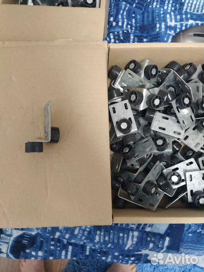 Ролик упорный угловой