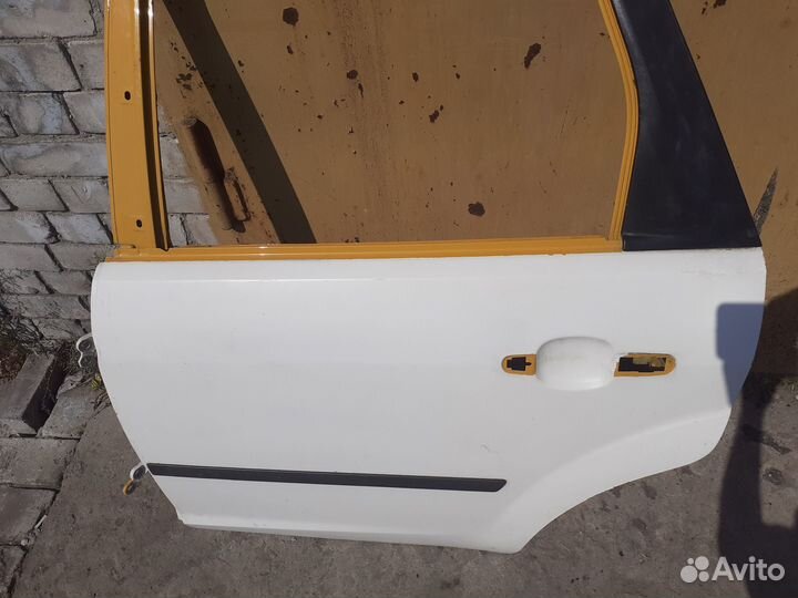 Дверь задняя левая универсал Ford Focus 2