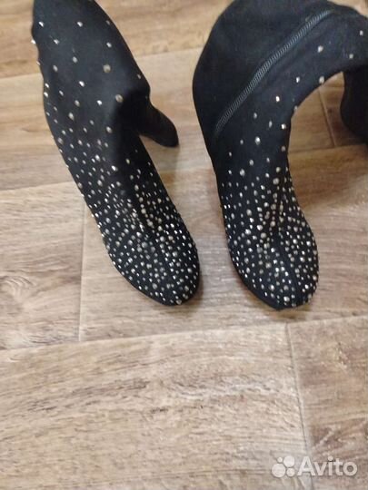 Сапоги 37 размер, на высоком каблуке со стразами