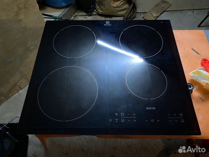 Варочная панель Electrolux индукционная