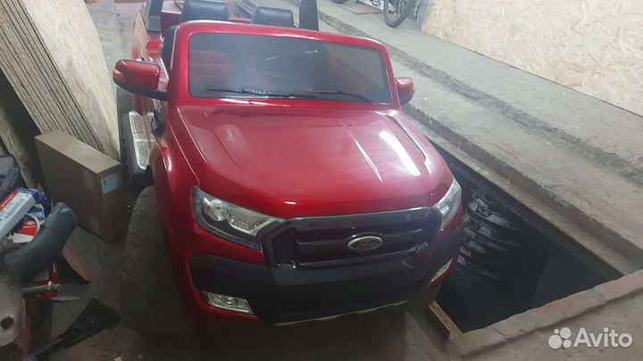 Детский электромобиль