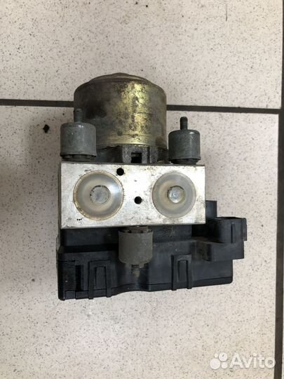 Блок ABS Mitsubishi Montero Sport 1