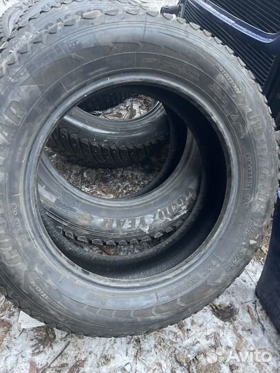 Goodyear UltraGrip Ice SUV 215/65 R17 99T