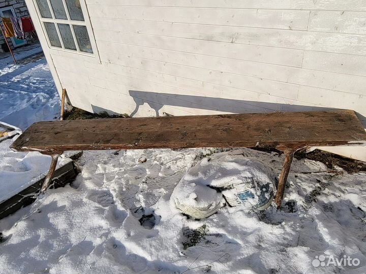 Скамейка деревянная