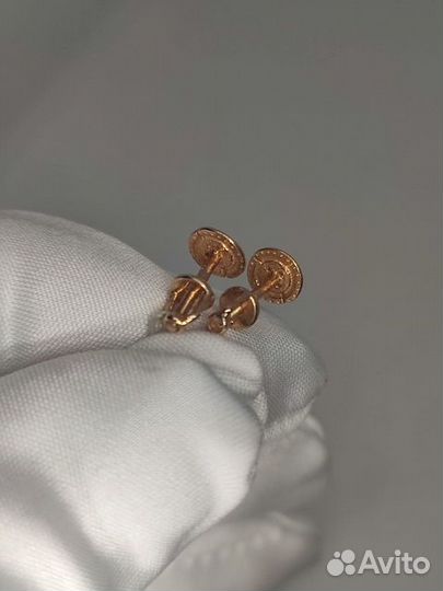 Серьги с синтетическим камнем Золото