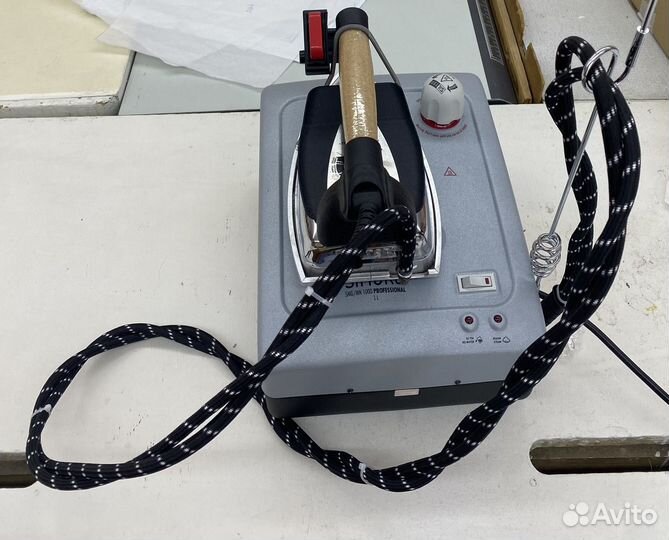 Парогенератор с утюгом Silter Simurg 1 литр