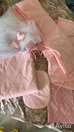 Комплект в детскую кроватку для девочки